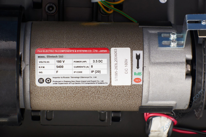 Беговая дорожка Titanium Masters Slimtech S60 (коричневая)