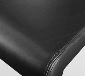 Сгибание ног лежа Bronze Gym Neo 01